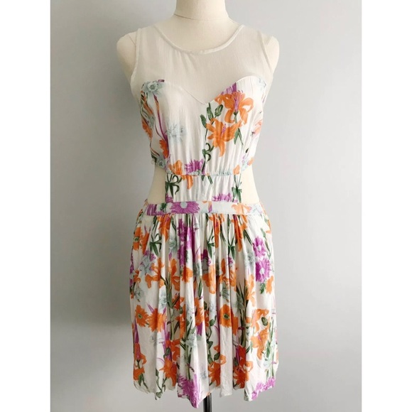 ★ SALE ★ O'NEILL Floral Cutout Dress with Pockets - Picture 2 of 12